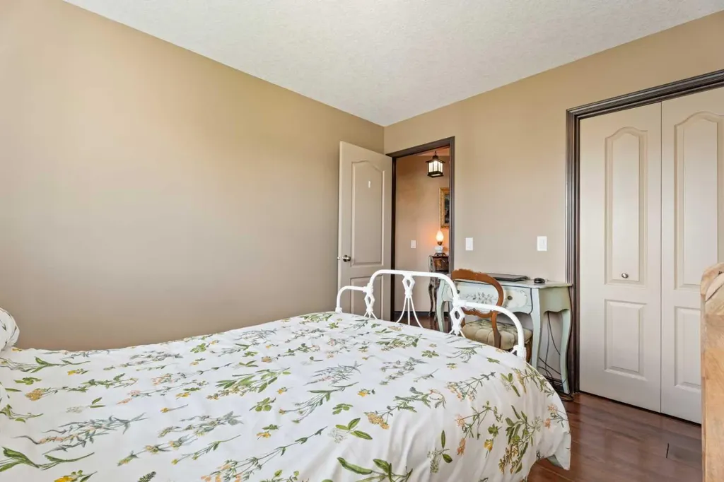 100 Brightoncrest Terrace SE Calgary AB T2Z 0Z8