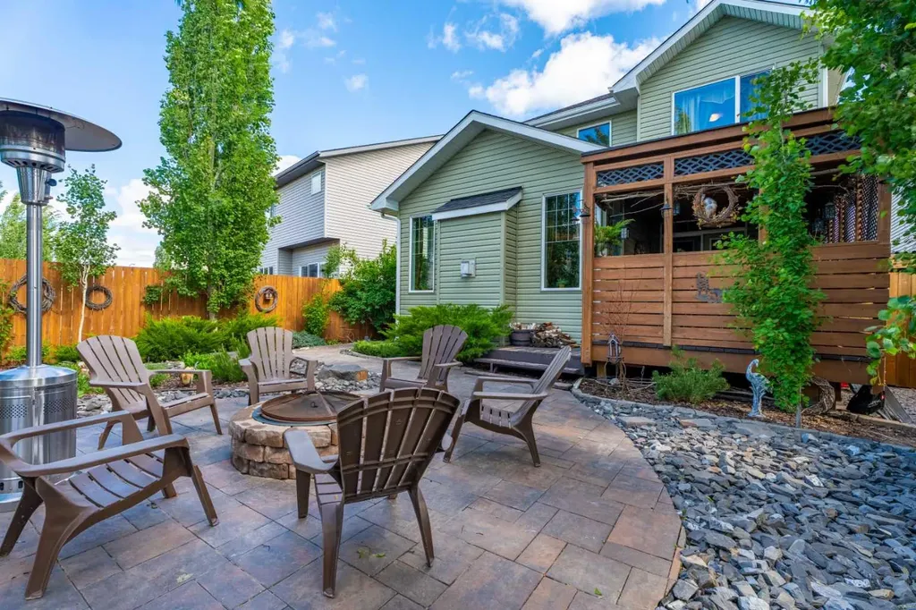 100 Brightoncrest Terrace SE Calgary AB T2Z 0Z8