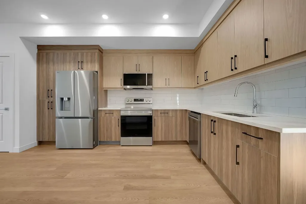 922 17 Avenue NW Calgary AB T2M 0P2