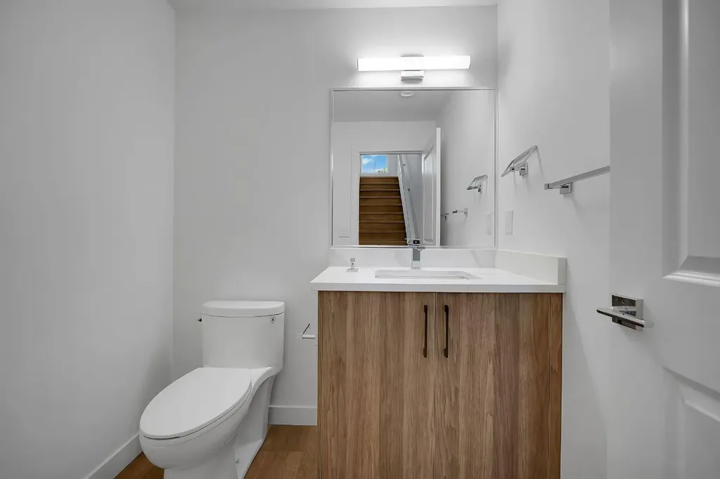 922 17 Avenue NW Calgary AB T2M 0P2