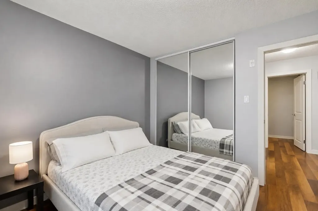 1025 14 Avenue SW Calgary AB T2R 0N9