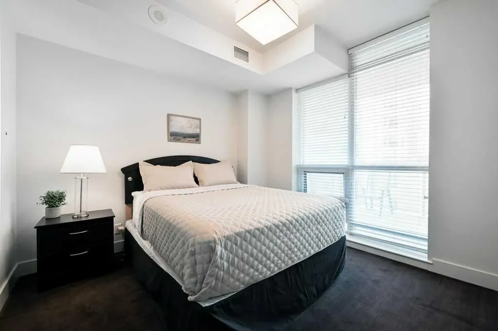 10 Shawnee Hill SW Calgary AB T2Y 0K5