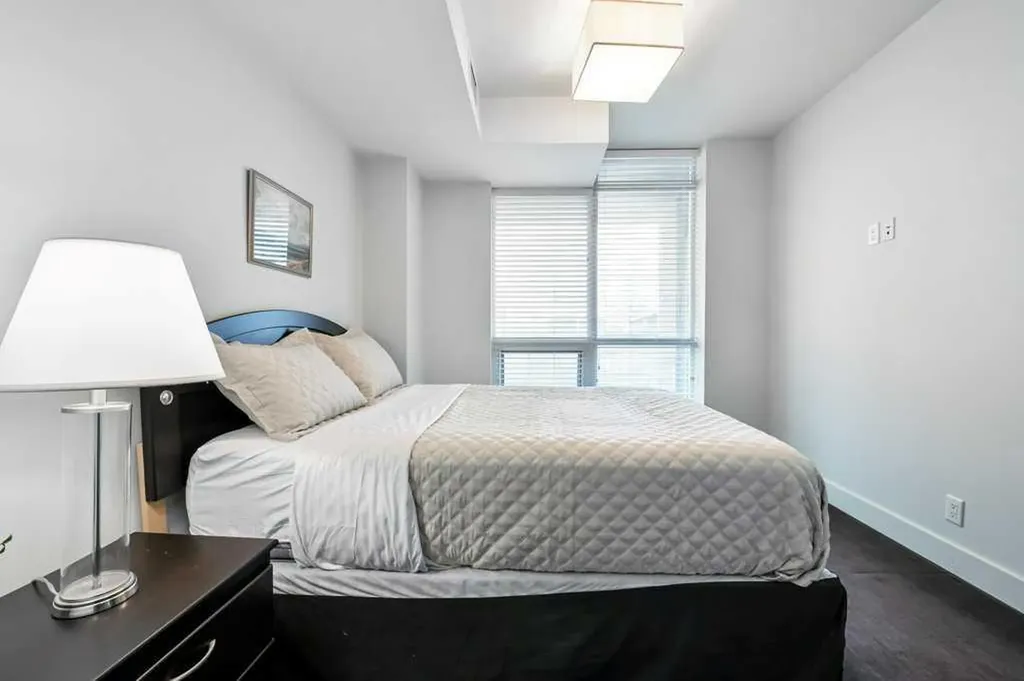 10 Shawnee Hill SW Calgary AB T2Y 0K5