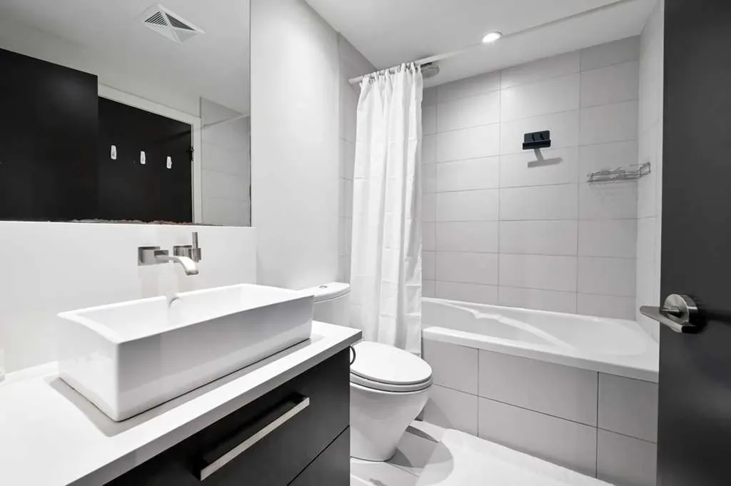10 Shawnee Hill SW Calgary AB T2Y 0K5