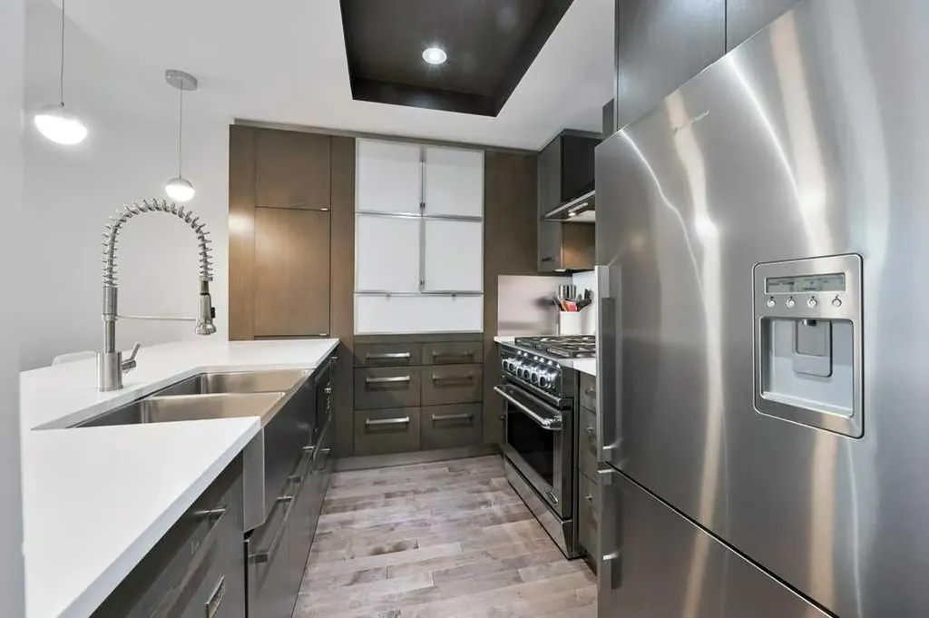 10 Shawnee Hill SW Calgary AB T2Y 0K5