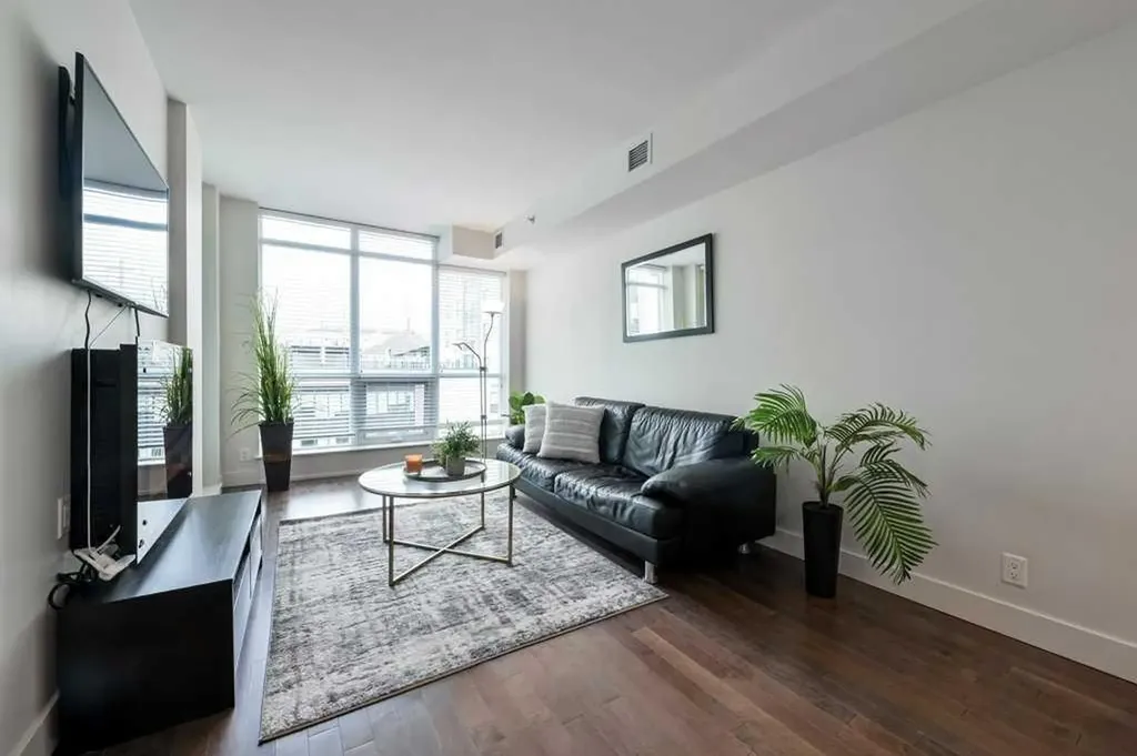 10 Shawnee Hill SW Calgary AB T2Y 0K5