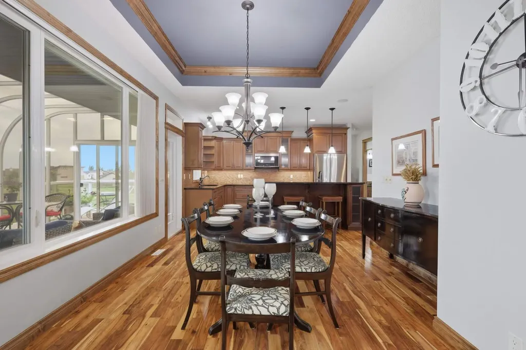 8 Laurel Close Sylvan Lake AB T4S 0B3
