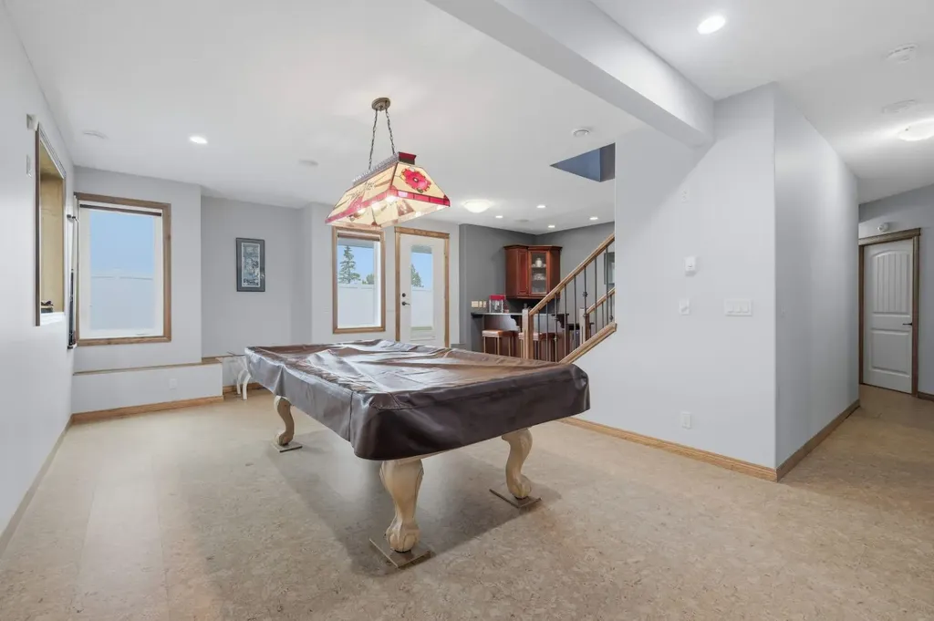 8 Laurel Close Sylvan Lake AB T4S 0B3