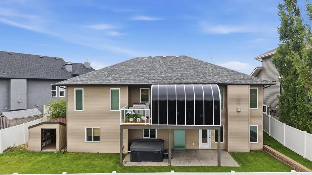 8 Laurel Close Sylvan Lake AB T4S 0B3