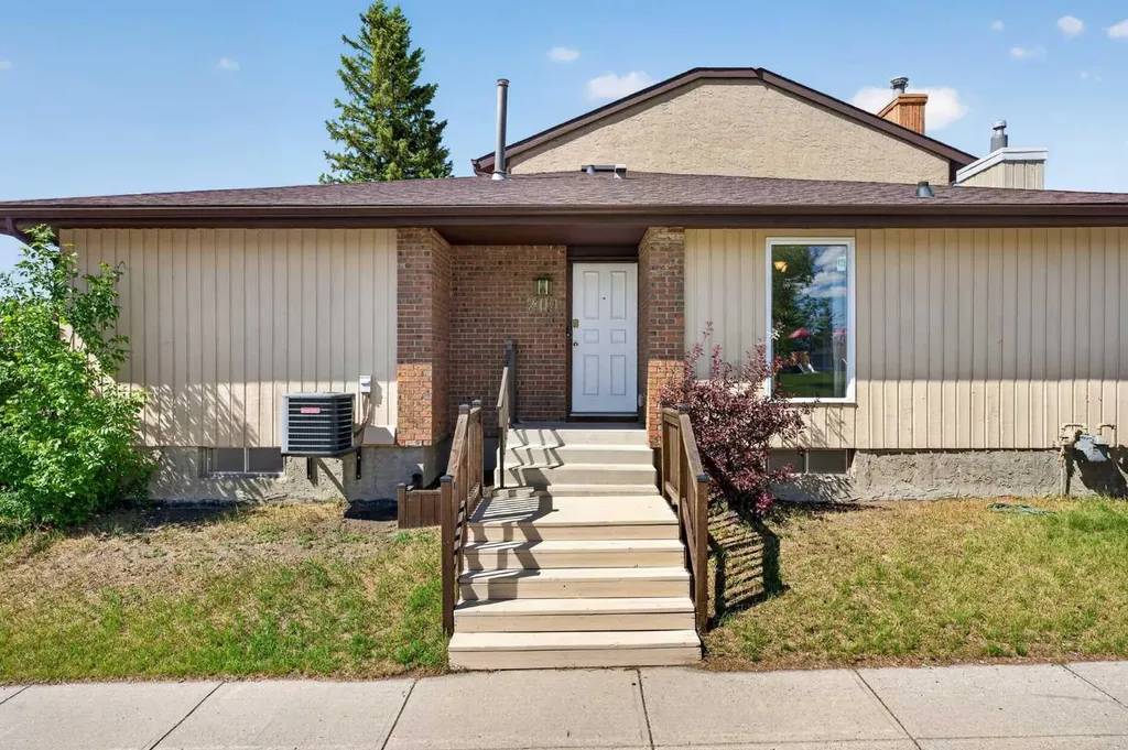 204 Whiteridge Place NE Calgary AB T1Y4K3