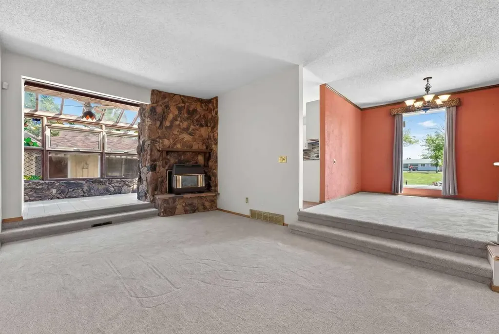 204 Whiteridge Place NE Calgary AB T1Y4K3