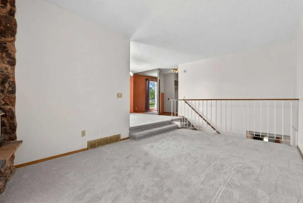 204 Whiteridge Place NE Calgary AB T1Y4K3