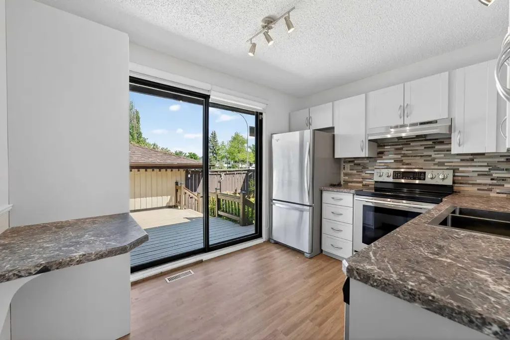 204 Whiteridge Place NE Calgary AB T1Y4K3