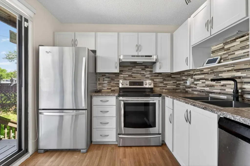 204 Whiteridge Place NE Calgary AB T1Y4K3