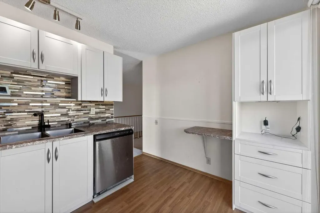 204 Whiteridge Place NE Calgary AB T1Y4K3