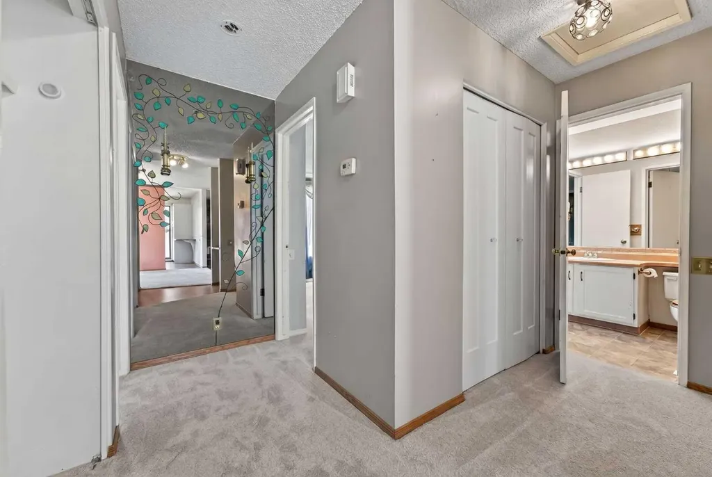 204 Whiteridge Place NE Calgary AB T1Y4K3