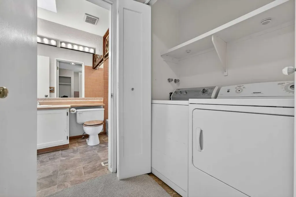 204 Whiteridge Place NE Calgary AB T1Y4K3
