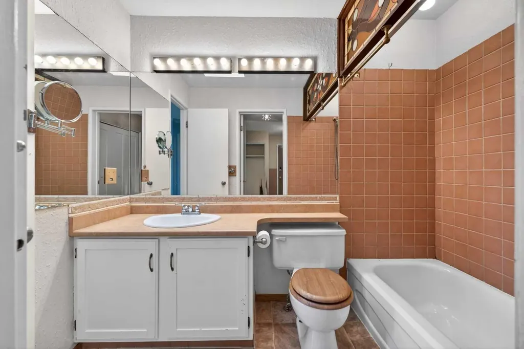 204 Whiteridge Place NE Calgary AB T1Y4K3