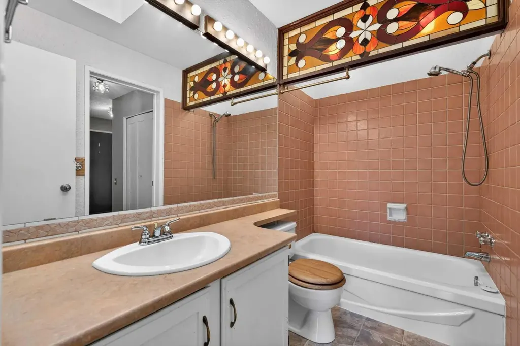 204 Whiteridge Place NE Calgary AB T1Y4K3