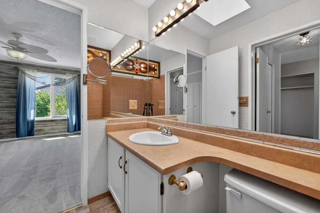 204 Whiteridge Place NE Calgary AB T1Y4K3