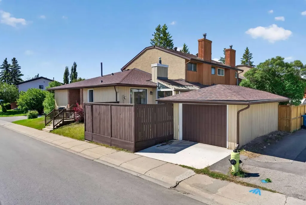 204 Whiteridge Place NE Calgary AB T1Y4K3