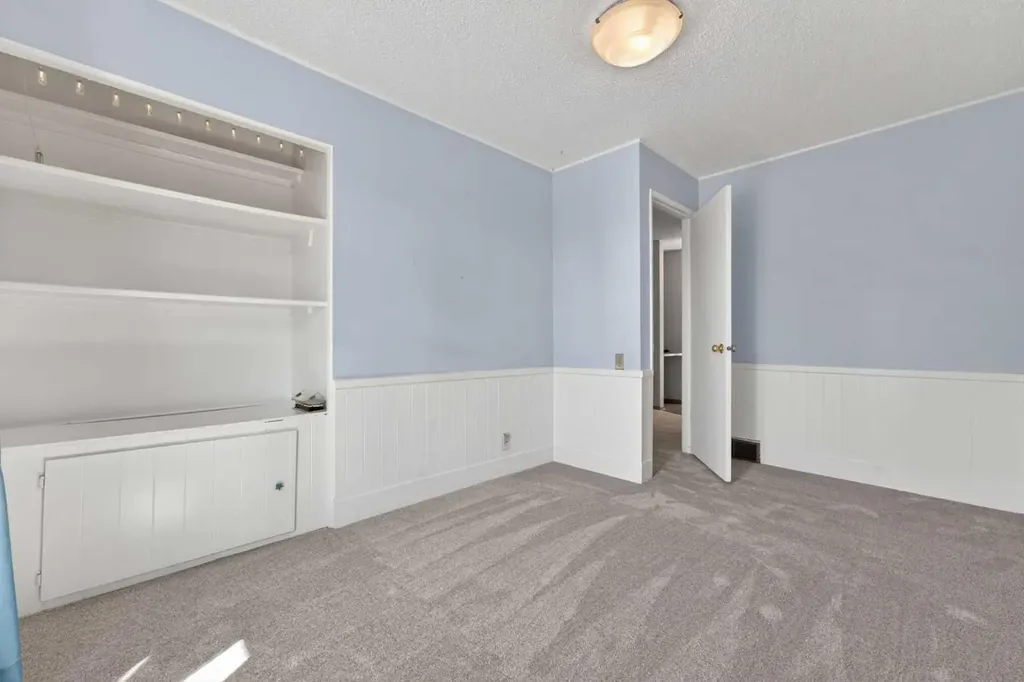 204 Whiteridge Place NE Calgary AB T1Y4K3