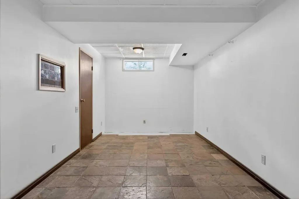 204 Whiteridge Place NE Calgary AB T1Y4K3