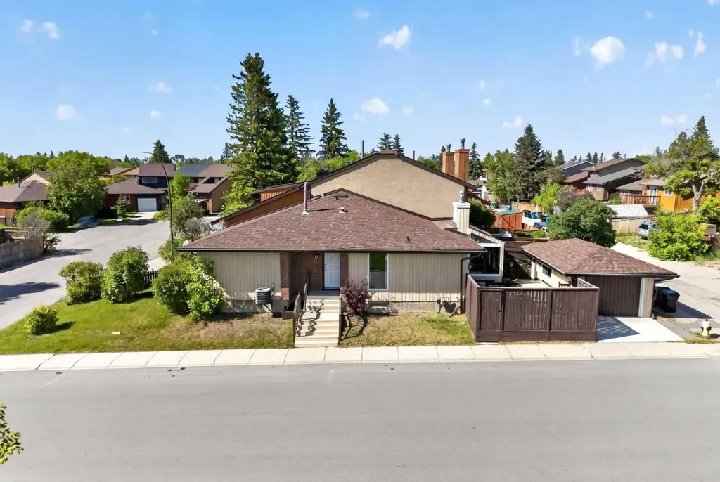 204 Whiteridge Place NE Calgary AB T1Y4K3