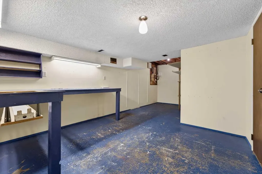 204 Whiteridge Place NE Calgary AB T1Y4K3