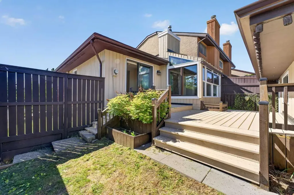 204 Whiteridge Place NE Calgary AB T1Y4K3