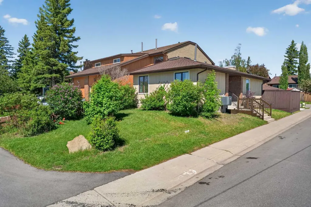 204 Whiteridge Place NE Calgary AB T1Y4K3
