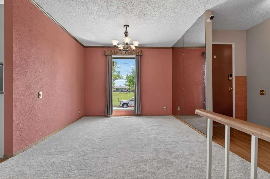 204 Whiteridge Place NE Calgary AB T1Y4K3