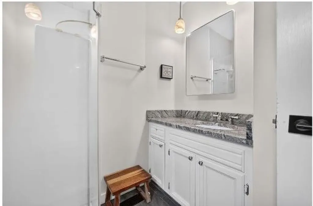 104 Silver Springs Green NW Calgary AB T3B 3Y9