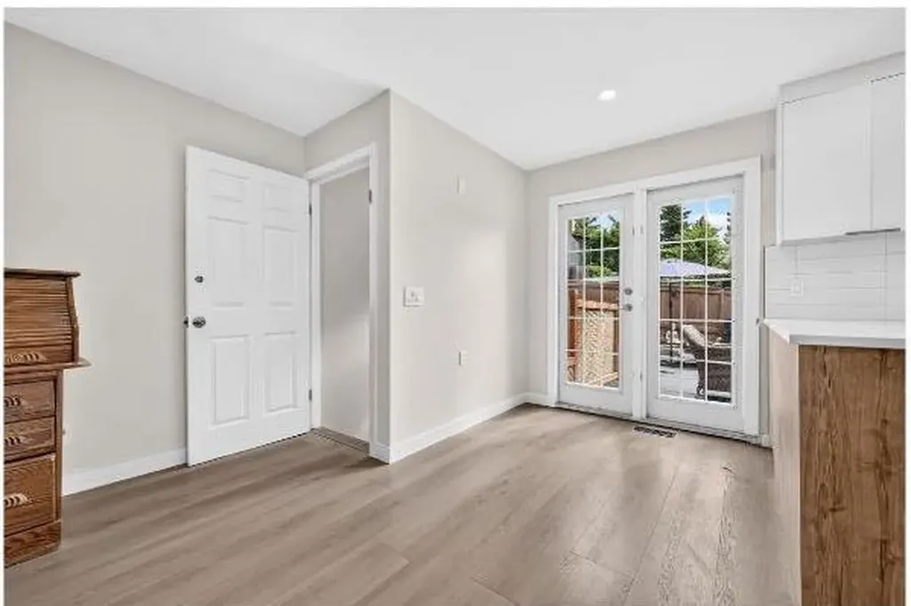 104 Silver Springs Green NW Calgary AB T3B 3Y9
