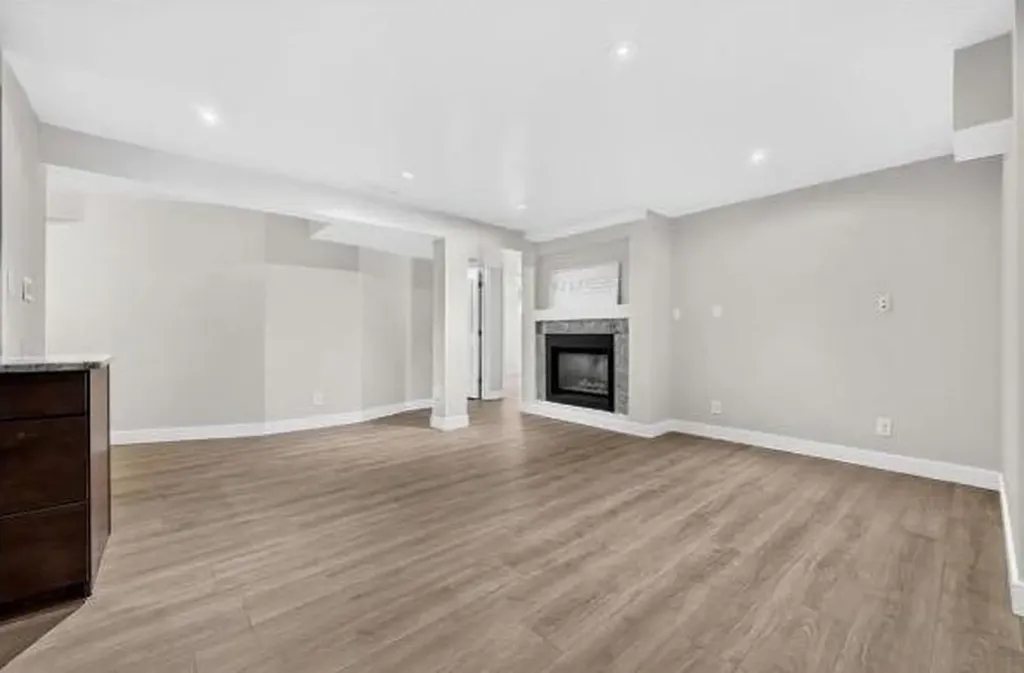 104 Silver Springs Green NW Calgary AB T3B 3Y9