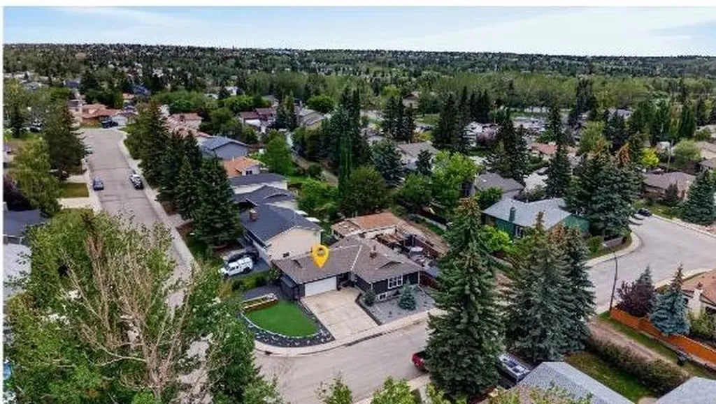 104 Silver Springs Green NW Calgary AB T3B 3Y9