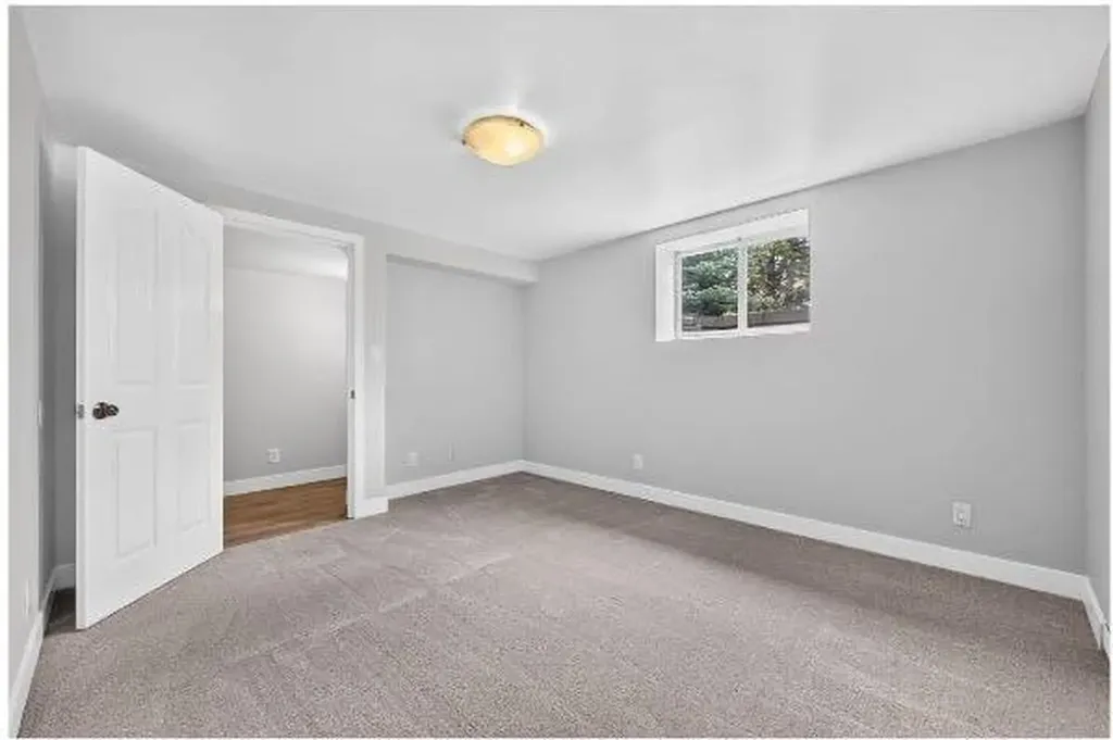 104 Silver Springs Green NW Calgary AB T3B 3Y9