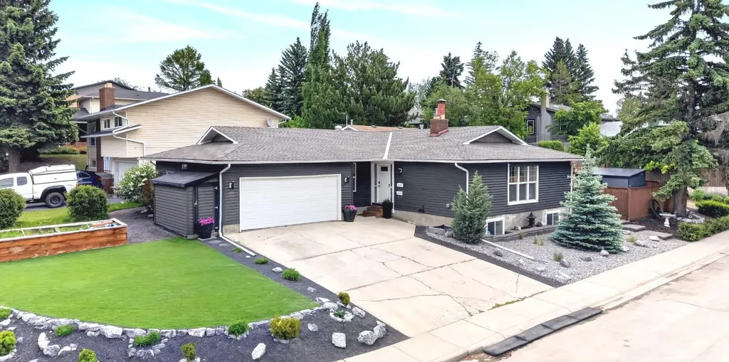 104 Silver Springs Green NW Calgary AB T3B 3Y9