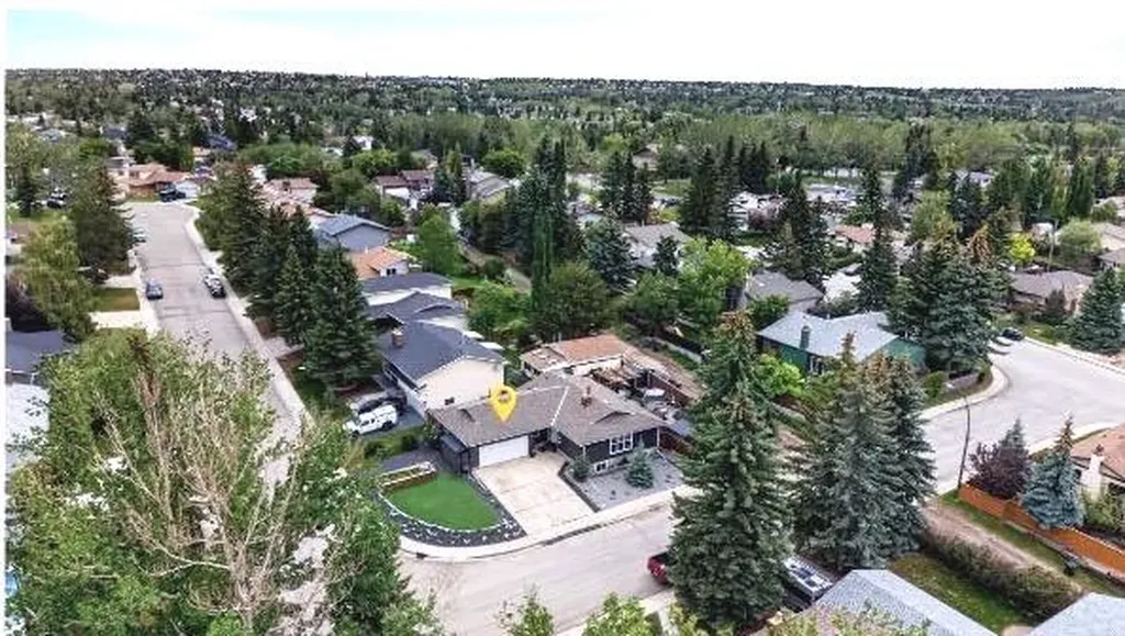 104 Silver Springs Green NW Calgary AB T3B 3Y9