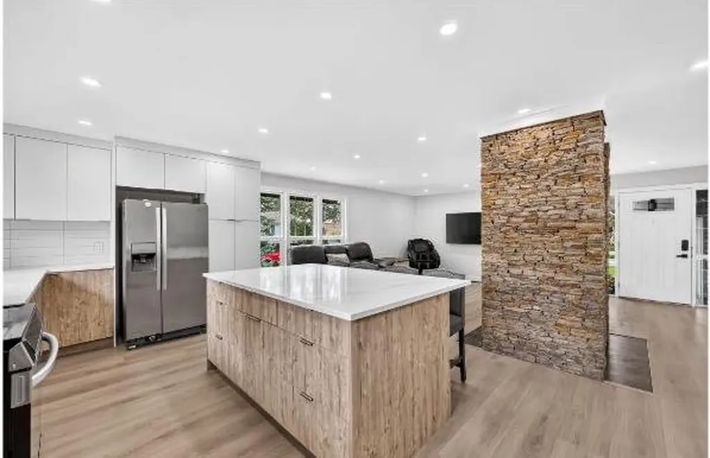 104 Silver Springs Green NW Calgary AB T3B 3Y9