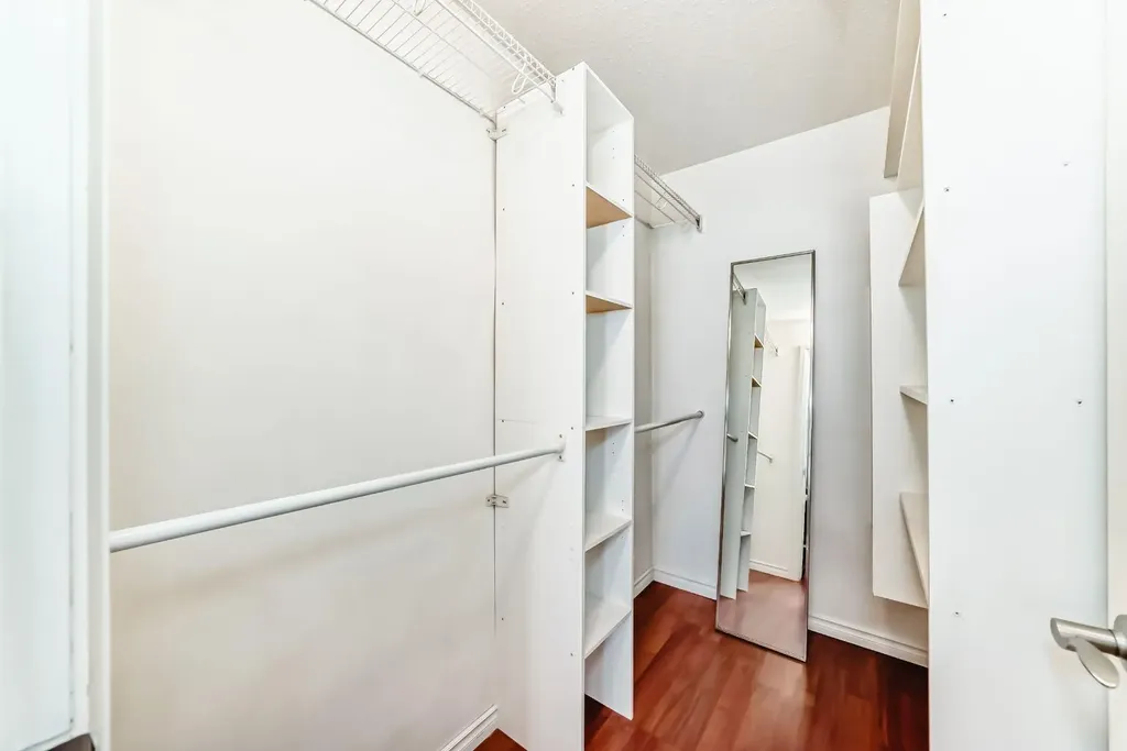11240 6 Street SW Calgary AB T2W1V9