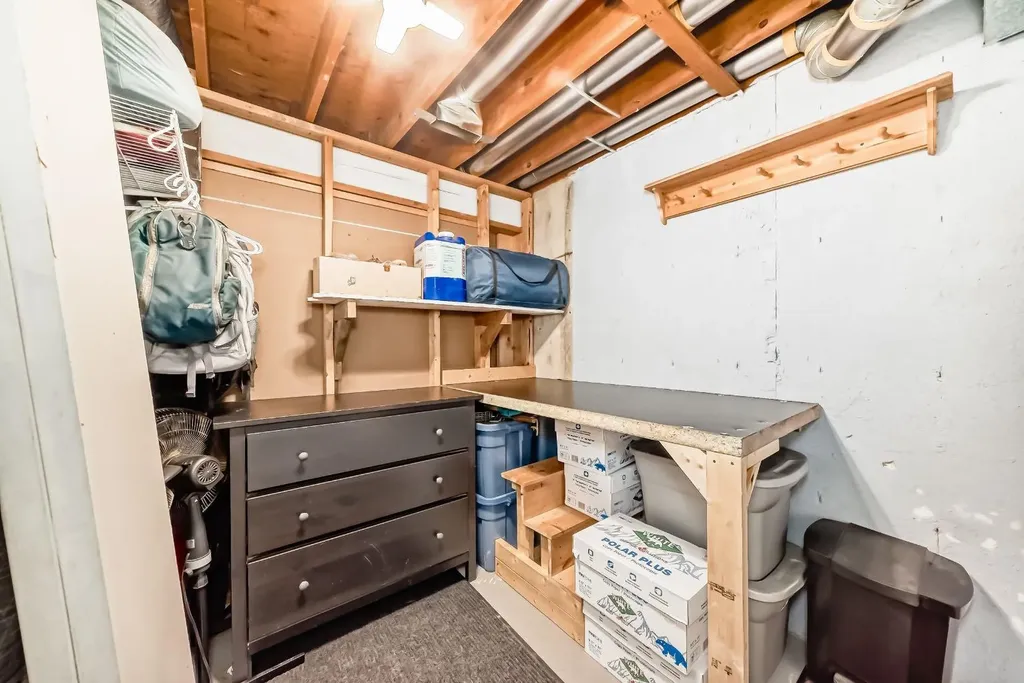11240 6 Street SW Calgary AB T2W1V9