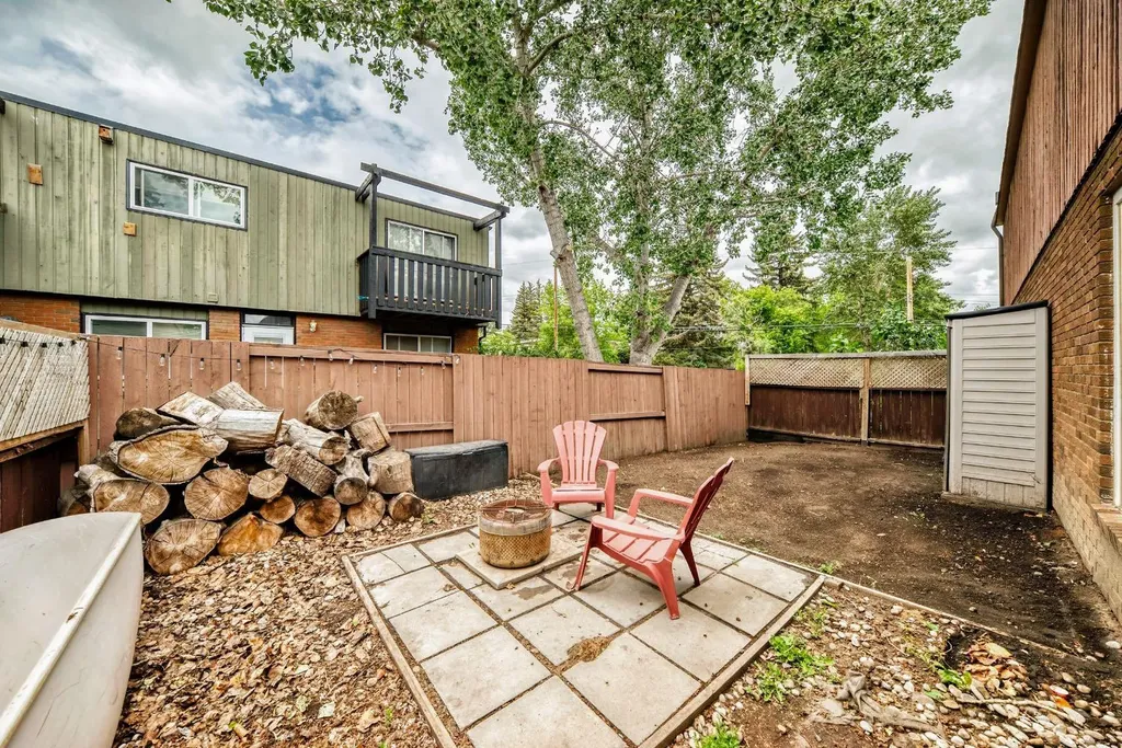 11240 6 Street SW Calgary AB T2W1V9