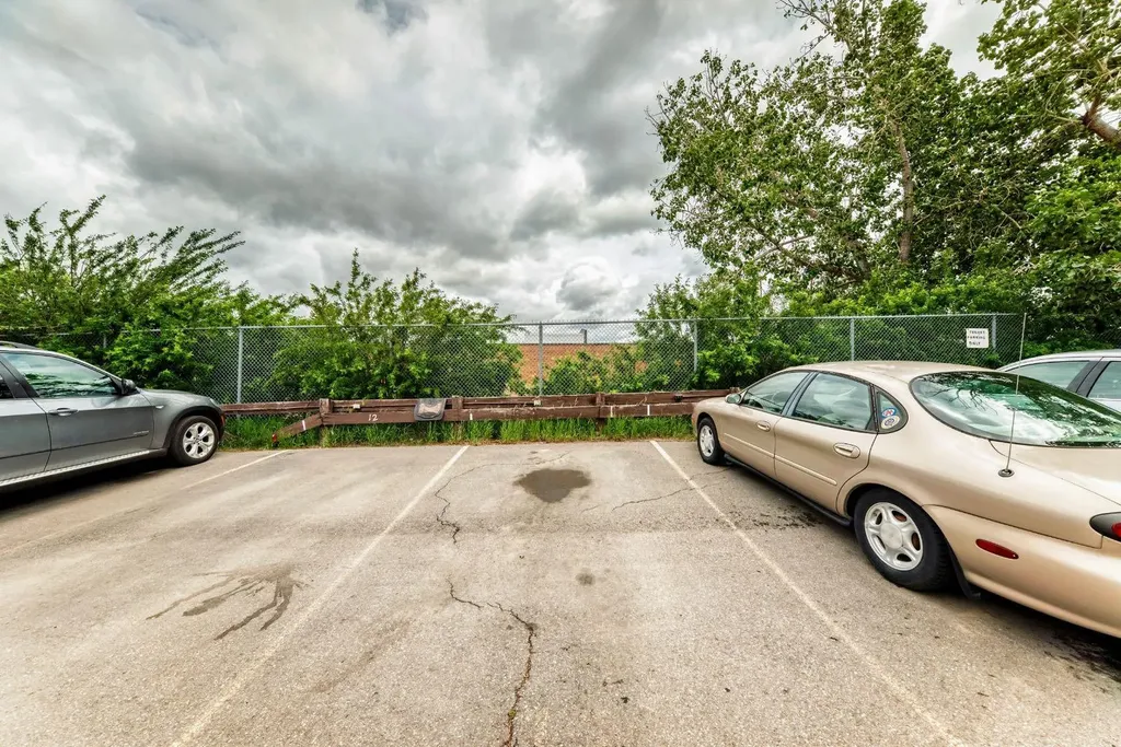 11240 6 Street SW Calgary AB T2W1V9