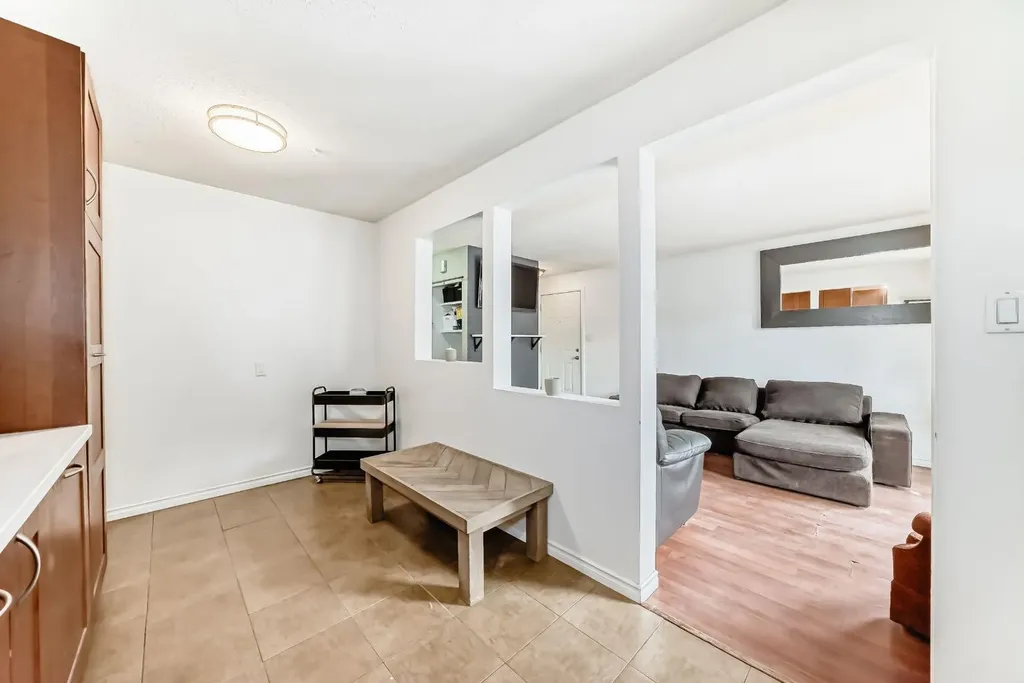 11240 6 Street SW Calgary AB T2W1V9
