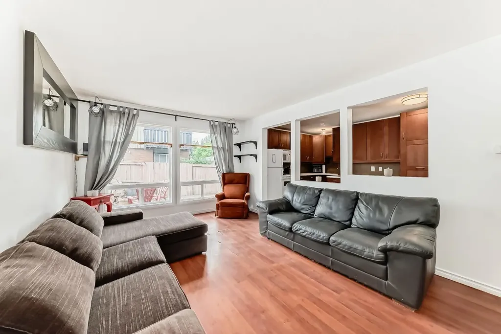 11240 6 Street SW Calgary AB T2W1V9