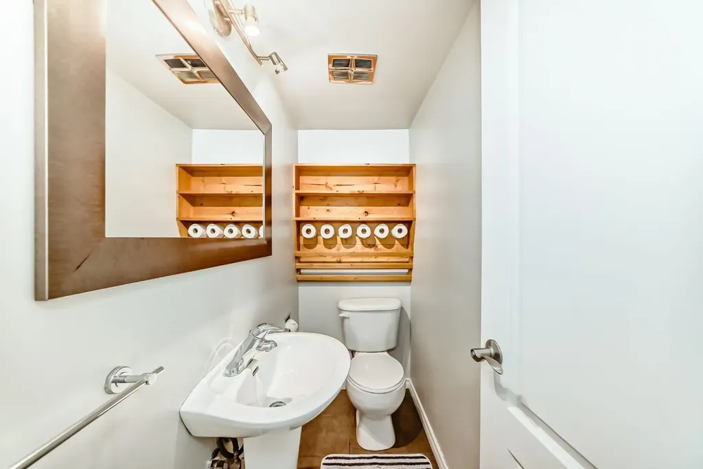 11240 6 Street SW Calgary AB T2W1V9