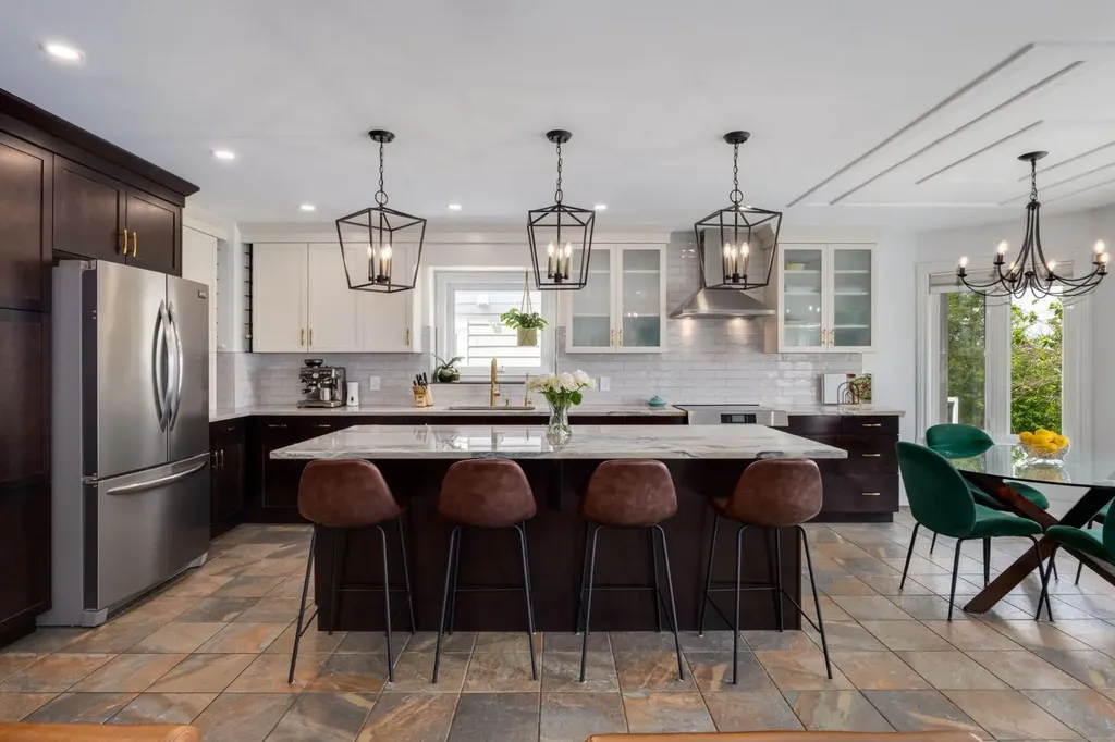 117 Arbour Ridge Heights NW Calgary AB T3A4Z1