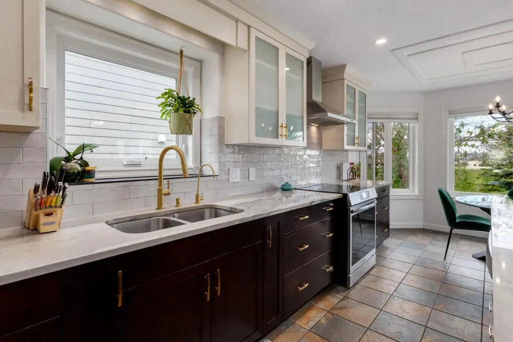 117 Arbour Ridge Heights NW Calgary AB T3A4Z1