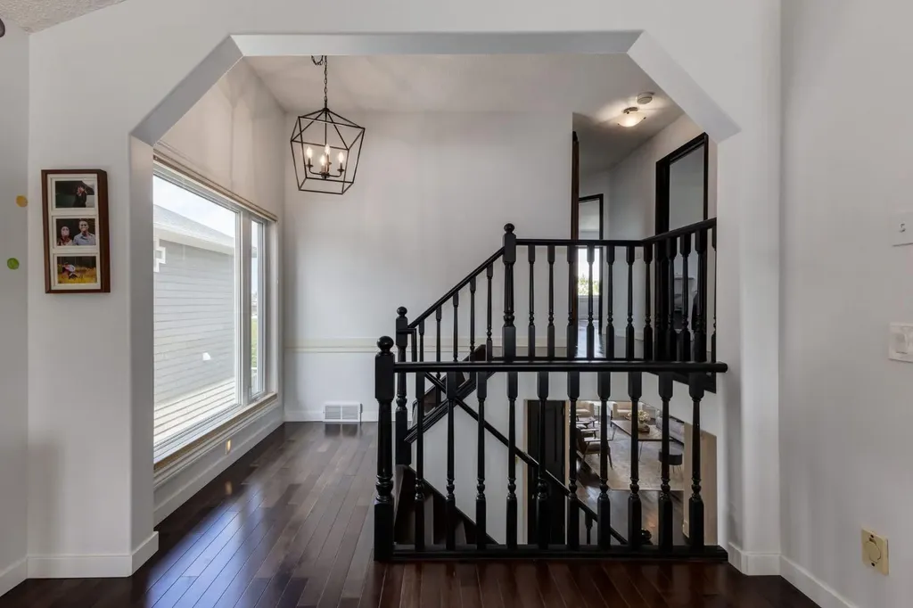 117 Arbour Ridge Heights NW Calgary AB T3A4Z1